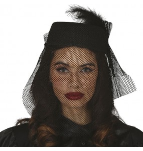 Chapéu de viúva para completar o seu disfarce