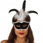 Máscara veludo preto com pluma para completar o seu fato Halloween e Carnaval