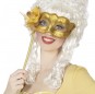 Máscara veneziana dourada com suporte para completar o seu disfarce