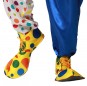 Sapatos grandes de palhaço com bolinhas multicolores para completar o seu disfarce